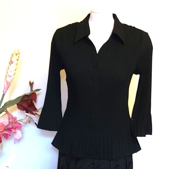 NWOT Fred David Women’s Long Sleeve Black Pleated Blouse Top Size S 6 - Picture 2 of 7